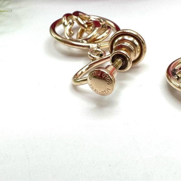 VINTAGE⚜️12K Gold Filled Chain Detail Clip Earrings - Picture 6 of 8